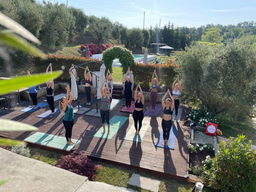 gruppo yoga terzo retreat